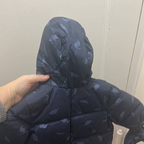 NWOT Gap Dino newborn snow suit size 0-6months - Picture 6 of 7